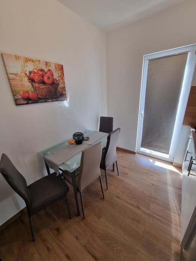 Apartments Lili Biograd Na Moru Zewnętrze zdjęcie